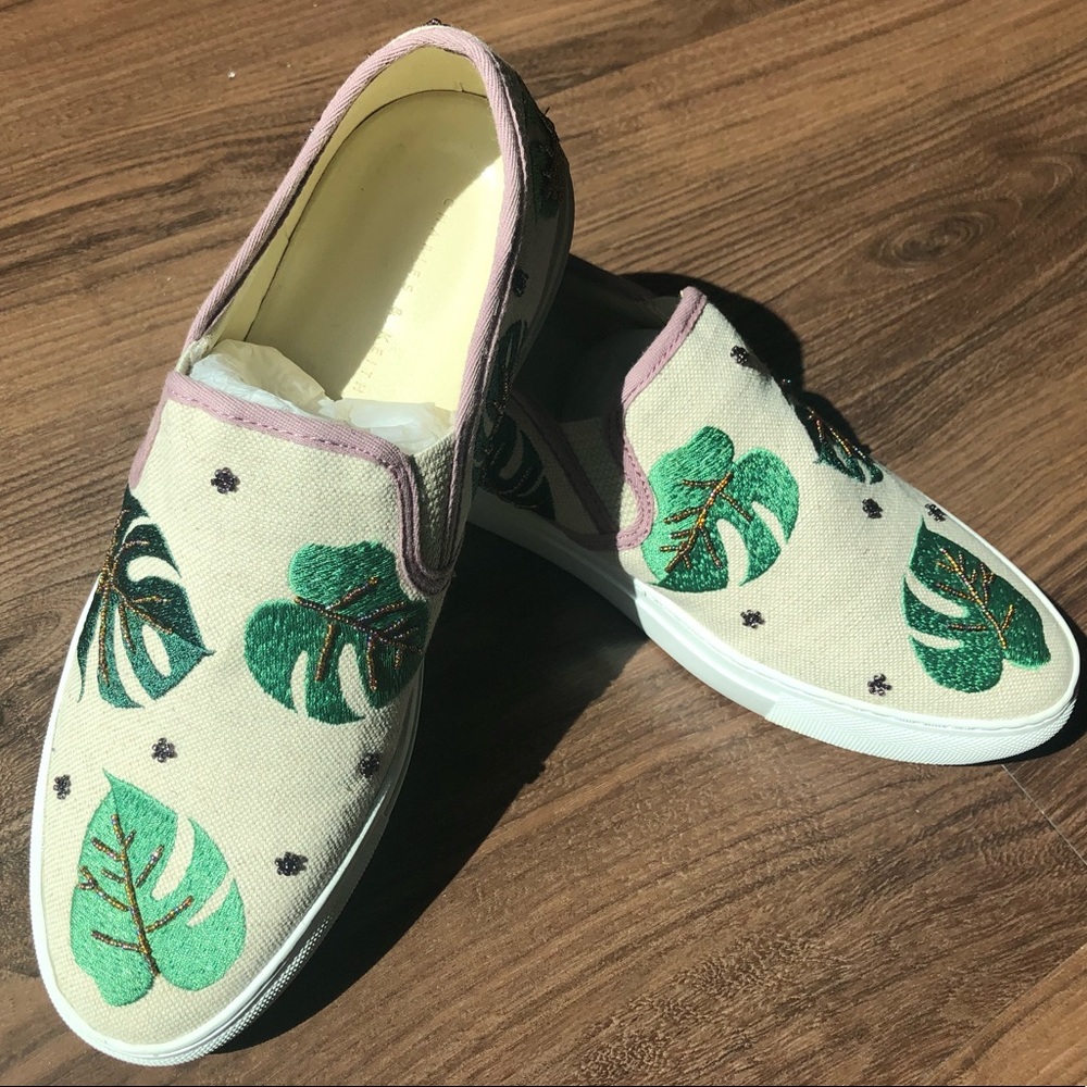 CANVAS SLIP-ONS